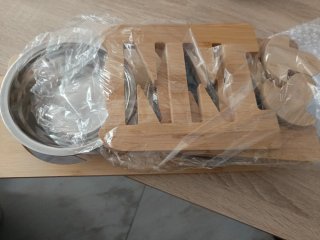 Comedero elevado para perros y gatos muy bonito