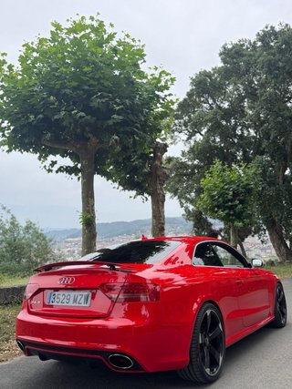 Audi RS5 4.2 v8