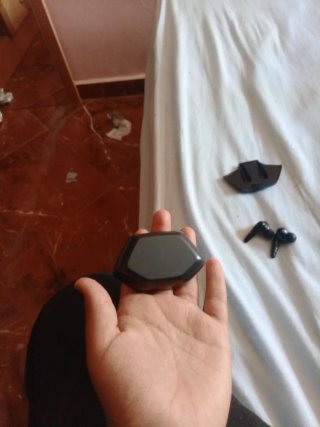 Auriculares Bluetooth Nuevos Tapa Rota