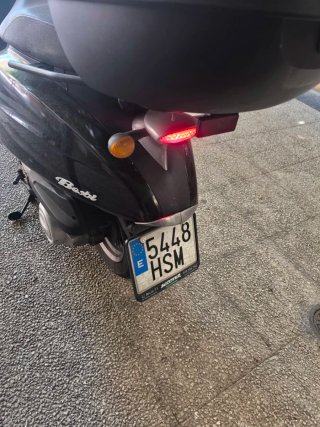 Daelim Besbi Scooter Negra