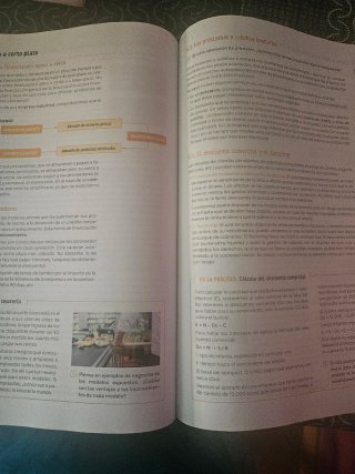 Revuela . Economia de 2° Bachillerato.Editorial SM