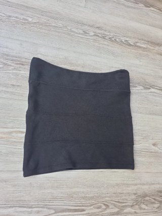 Falda mini negra ajustada