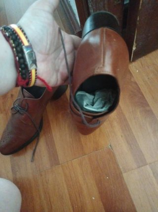 Zapatos de piel marrones