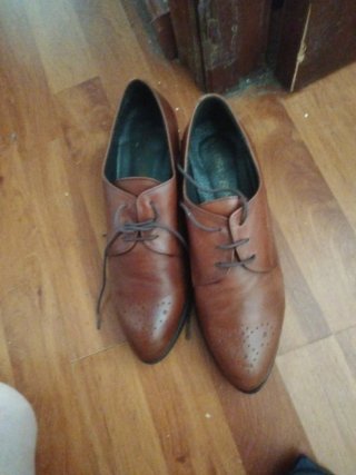 Zapatos de piel marrones