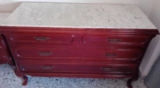 Dormitorio antiguo, pero casi nuevo.