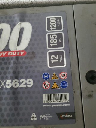 BateríasYuasa 5000 12V 185Ah 1200A 2unidades solo