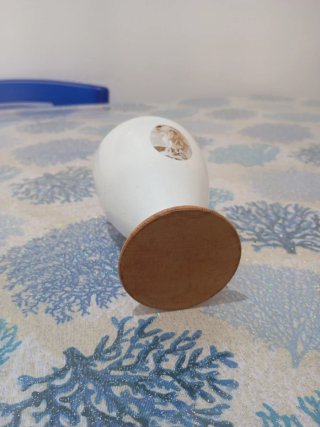 Vaso decorativo con base de madera Altezza 18 cm
