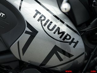 TRIUMPH TRIDENT 660 ¿A2?