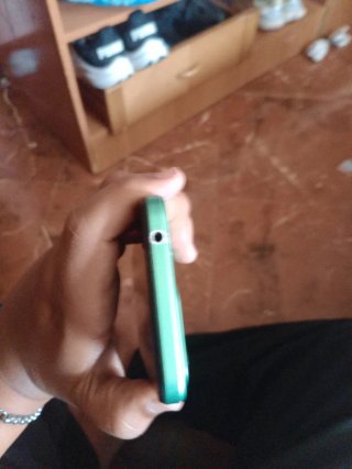 Teléfono Oukitel Verde Nuevo
