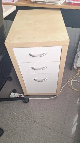 Cajonera de oficina con ruedas