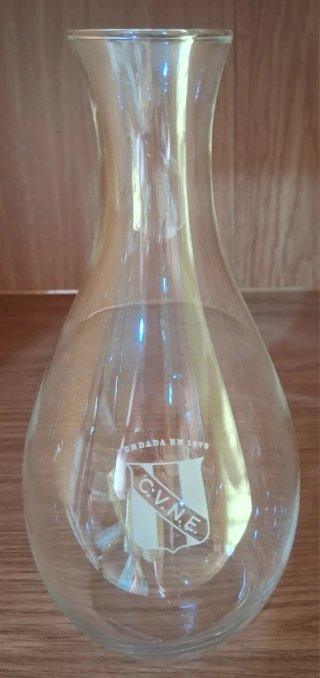 Jarra de vino C.V.N.E. cristal