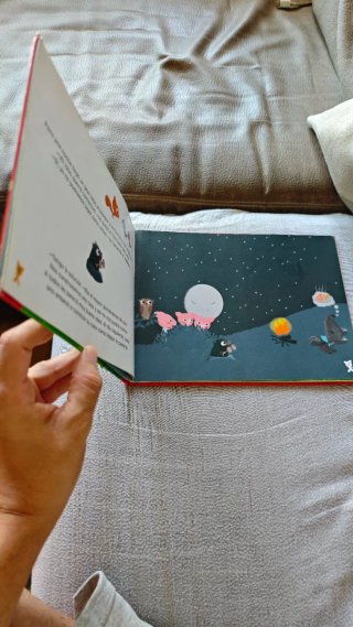 Libro infantil "Los tres cerditos" - Planeta DeAgo