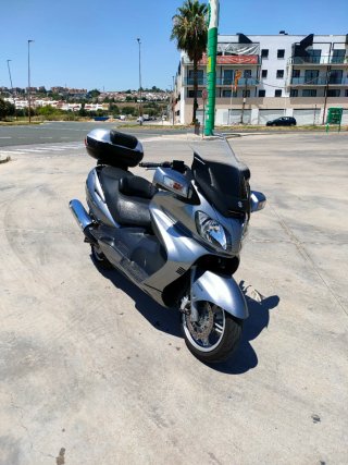 Suzuki Burgman 650 Plata