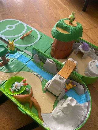 Mochila pokemon y Figuras (5 unidades)