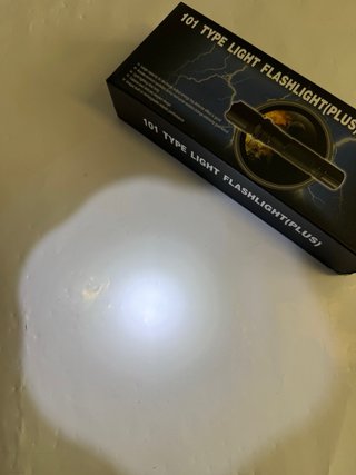 Linterna Táctica Multifunción BL-101 con Luz LED P