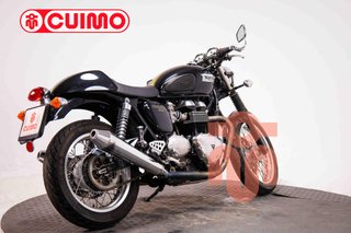 TRIUMPH THRUXTON 900