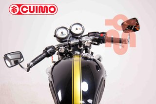 TRIUMPH THRUXTON 900