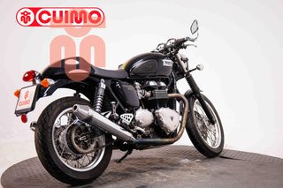 TRIUMPH THRUXTON 900