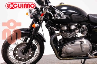 TRIUMPH THRUXTON 900