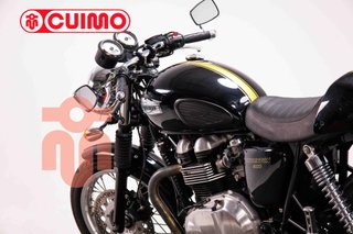 TRIUMPH THRUXTON 900