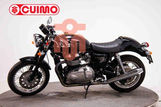 TRIUMPH THRUXTON 900