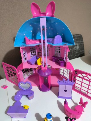Casa Minnie Mouse y muñecos Disney