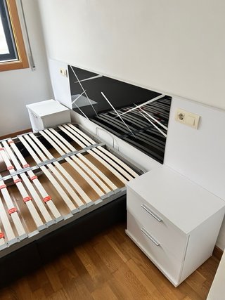 Canapé 135cm Negro/Blanco + Cabecero y Mesillas Op
