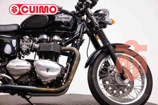 TRIUMPH THRUXTON 900