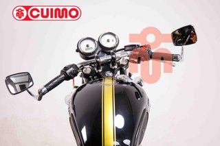 TRIUMPH THRUXTON 900