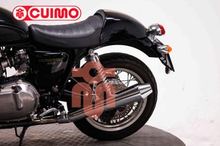 TRIUMPH THRUXTON 900