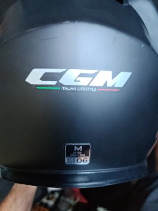 Casco de moto negro