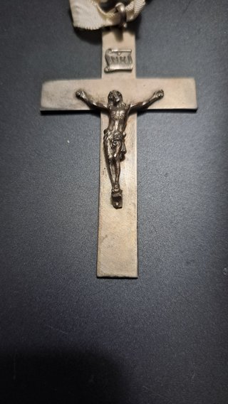 Crucifijo de plata con Jesús