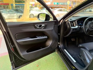 Volvo XC60 2.0 B4 G Plus Dark Auto
