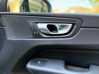 Volvo XC60 2.0 B4 G Plus Dark Auto
