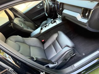 Volvo XC60 2.0 B4 G Plus Dark Auto