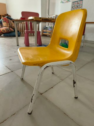 Mesa y sillas infantiles