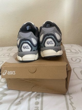 Zapatillas Asics Gel Gris y Blanco