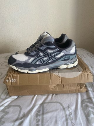 Zapatillas Asics Gel Gris y Blanco