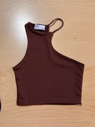 Top Asimétrico Marrón Bershka Talla XS