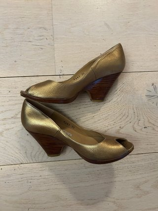 Pura Lopez Zapatos Talla 35 Dorados