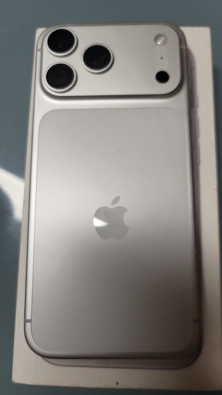 iPhone 17 Pro Max Plata