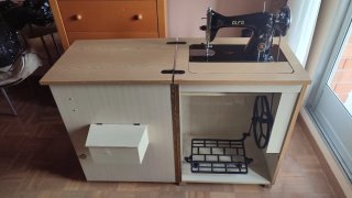Máquina de coser ALFA antigua