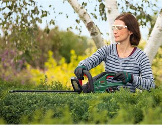 Cortasetos inalámbrico Bosch UniversalHedgeCut 18V