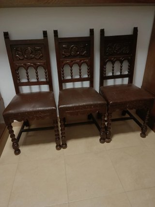 Juego de 5 Sillas Antiguas. 15€ cada silla