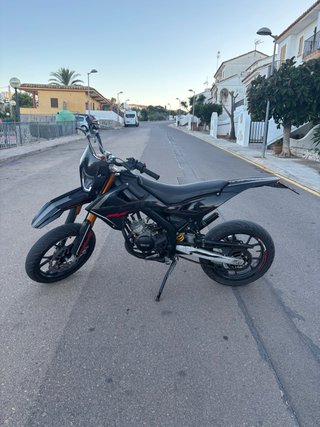 Rieju MRT Pro 2022 Supermotard Negra/Roja