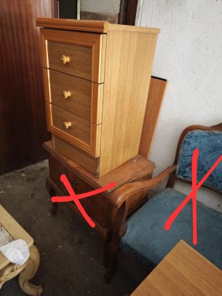 Sillas de madera y metal