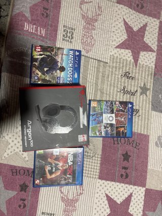 3 Juegos PS4 + Cascos Genesis Negros