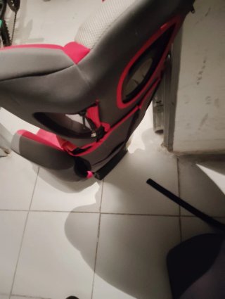 Sillas de coche infantiles roja y gris