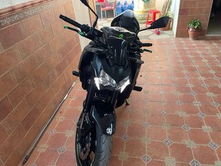 Kawasaki Z900 Negra y Verde