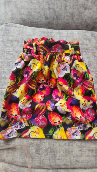 Falda corta estampada floral